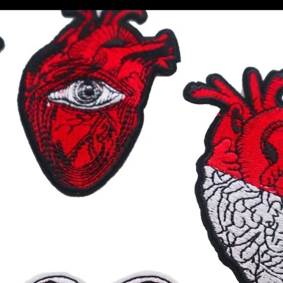 NWOT Iron On Embroidered Heart with an Eye Applique - Picture 3 of 4